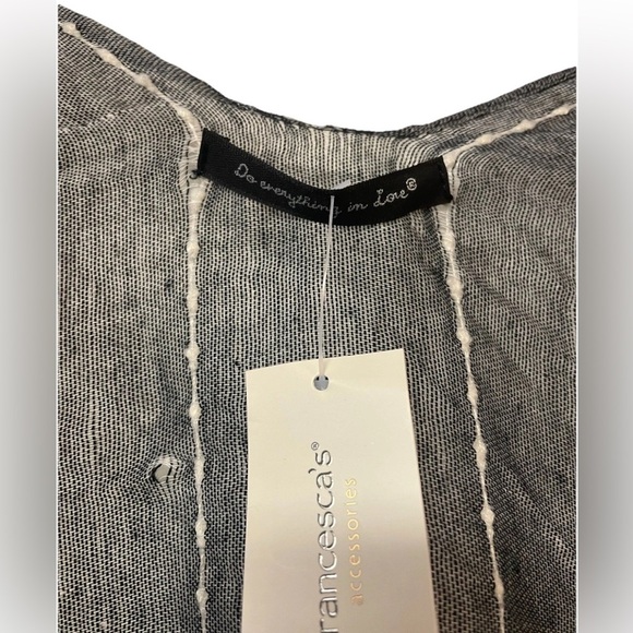 NWT Francesca’s Do Everything in Love Kimono Charcoal grey/black O/S - Picture 2 of 9
